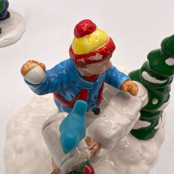 Department 56 Snowball Fort 5413-3 - Picture 11 of 16